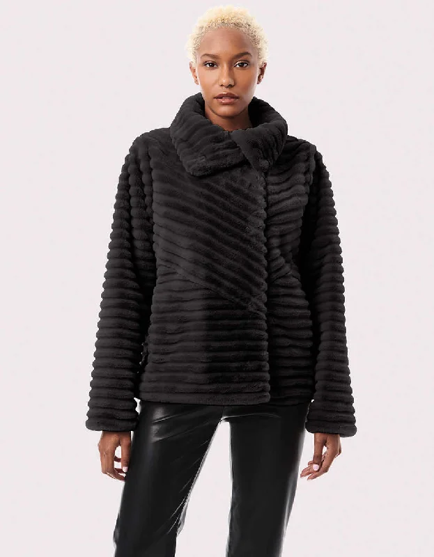Cozy Shirts Castle Cozy Vegan Fur Jacket