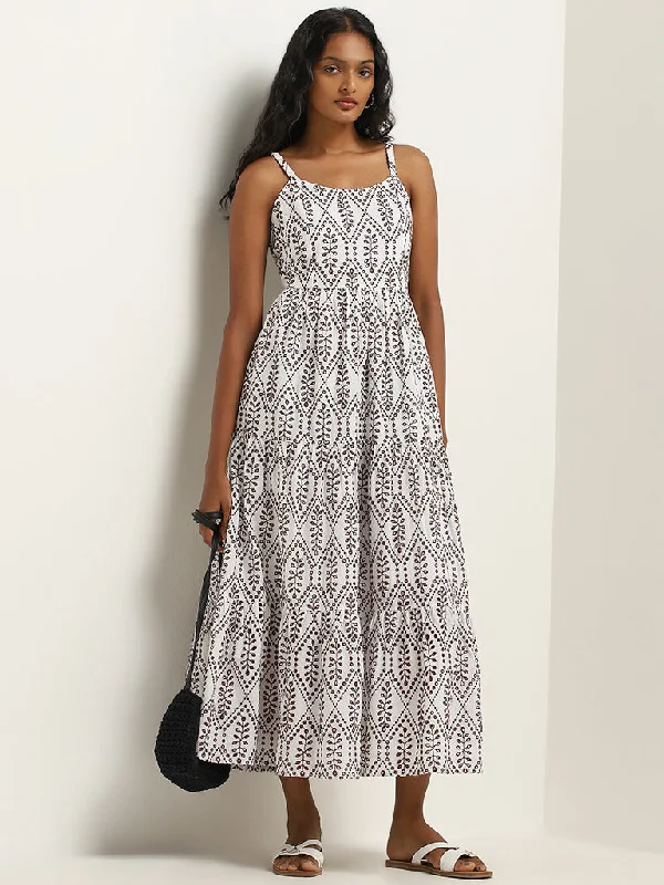 Minimal Classic LOV Off-White Schiffli Detailed Tiered Cotton Dress