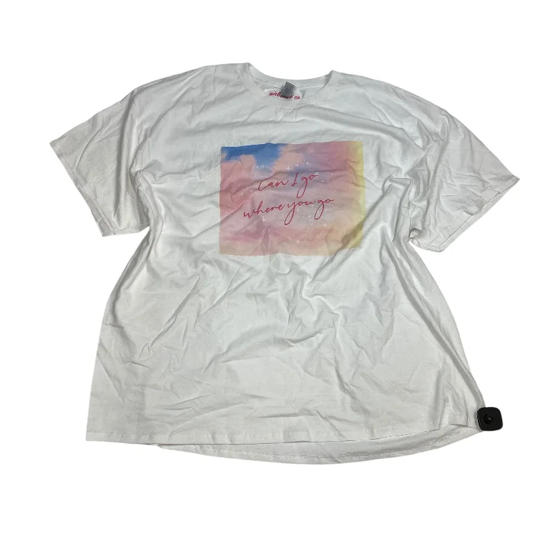 Top Short Sleeve By Girl Tribe Co In White, Size: 2x