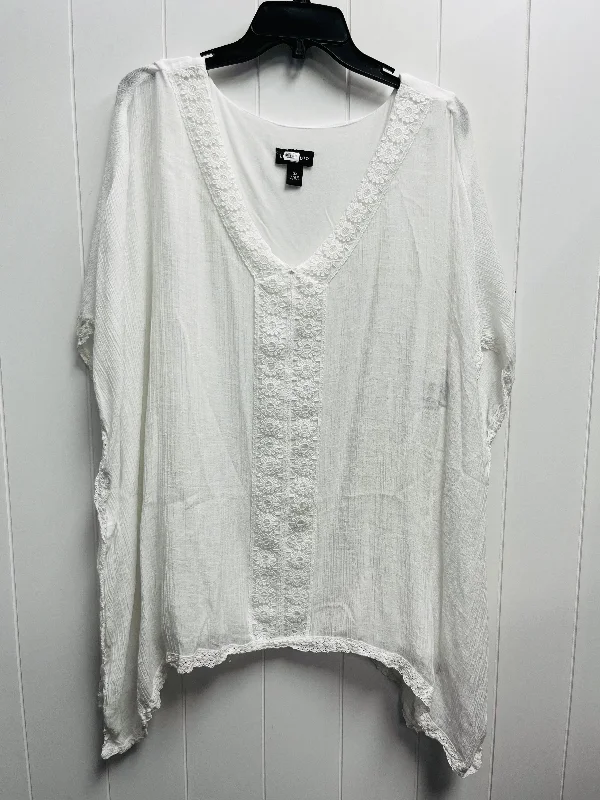 Top Short Sleeve By In Studio In White, Size: 3x