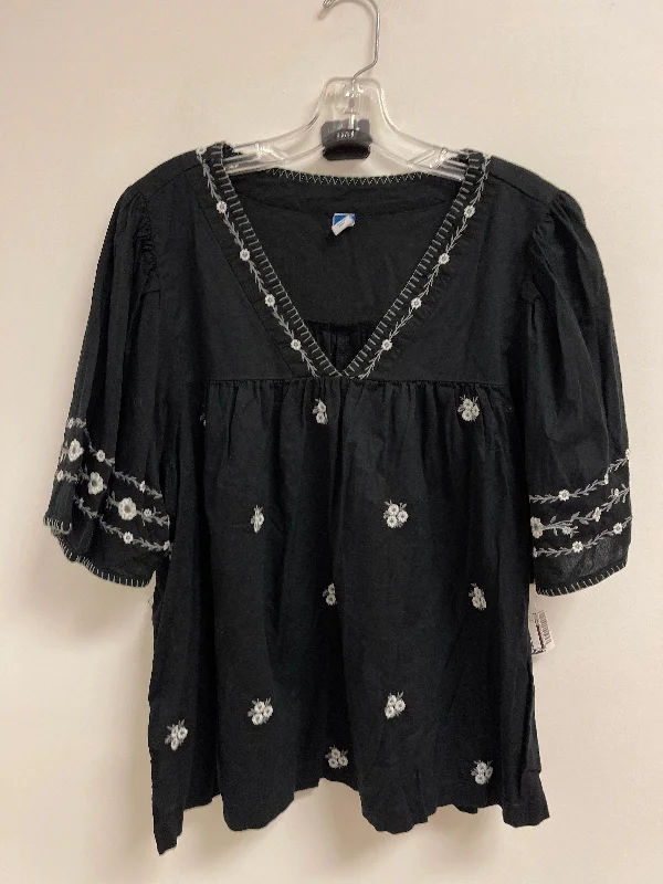 Top Short Sleeve By Old Navy In Black, Size: 2x